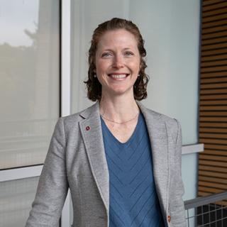 Lisa Frazier Headshot